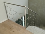 hochwertiges Edelstahl-Geländer mit Milchglas matt weiss, satinato